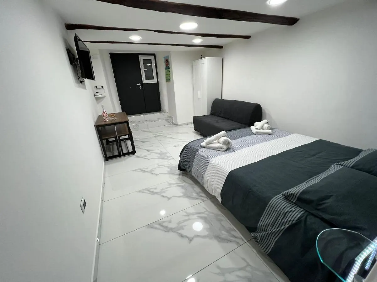 Nuvisa Villa Naples 0*,  Italy